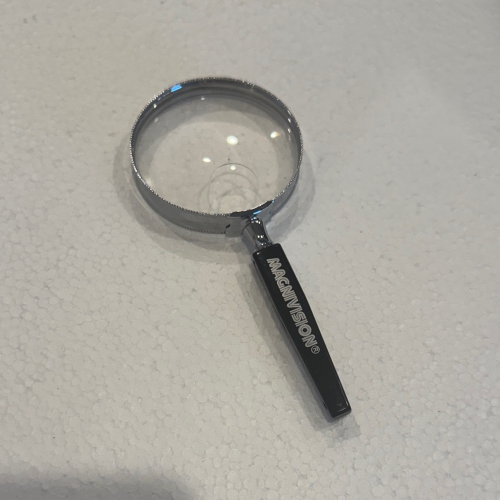MAGNIVISION Magnifying Glass with Black Handle